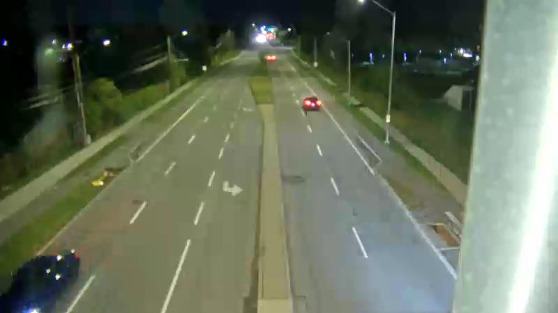 Traffic camera image at 2025-09-05 01:11:03
