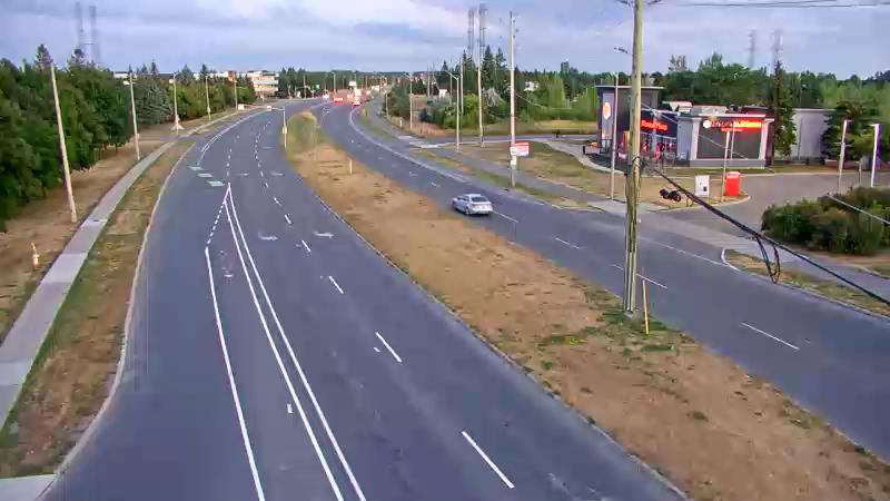 Traffic camera image at 2025-08-25 00:05:13