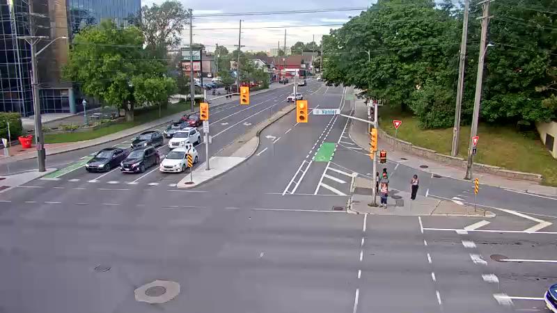 Traffic camera image at 2025-07-01 00:06:22