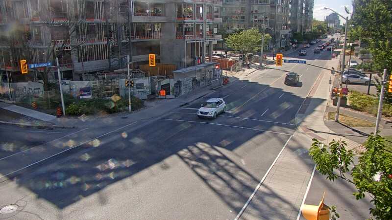 Traffic camera image at 2025-09-14 17:16:14