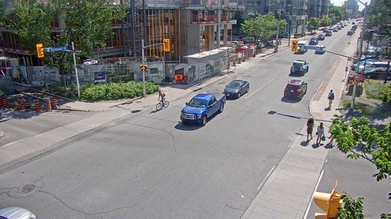 Traffic camera image at 2025-06-30 19:37:42
