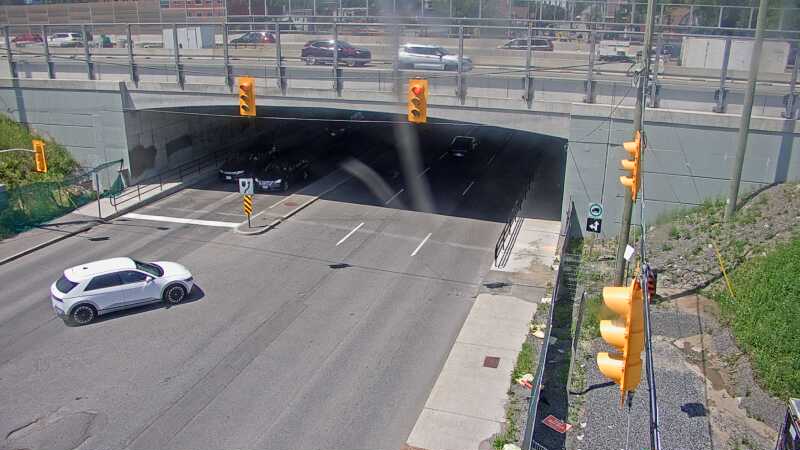 Traffic camera image at 2025-06-30 18:01:12