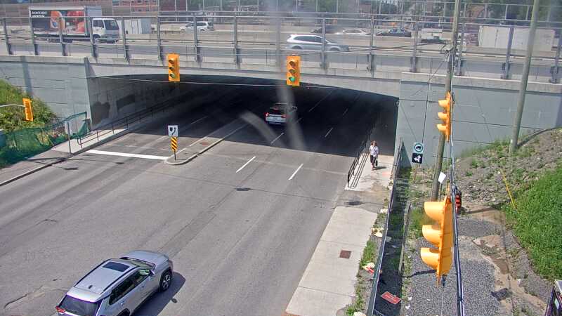 Traffic camera image at 2025-06-30 18:16:12