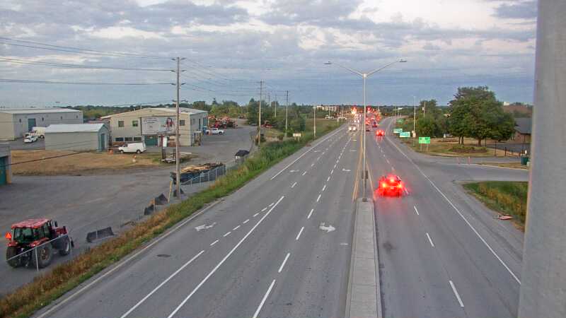 Traffic camera image at 2025-08-25 00:01:05