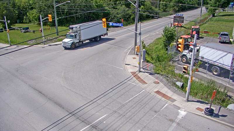 Traffic camera image at 2025-06-30 18:41:16