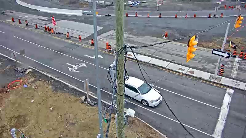 Traffic camera image at 2025-03-25 14:00:56