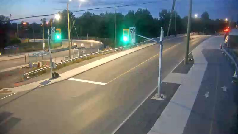 Traffic camera image at 2025-08-25 00:26:03