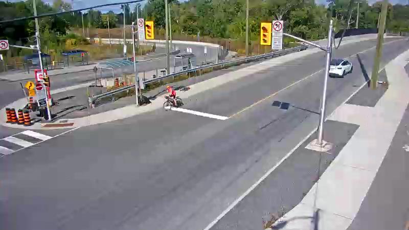 Traffic camera image at 2025-09-14 18:41:17