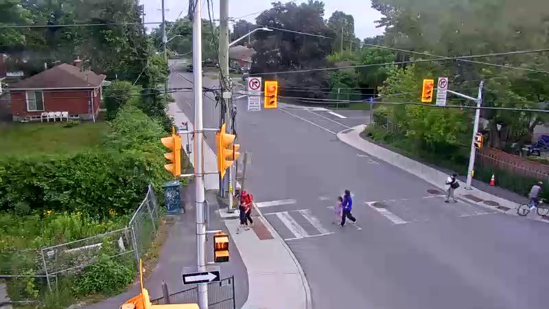 Traffic camera image at 2025-07-01 00:06:23