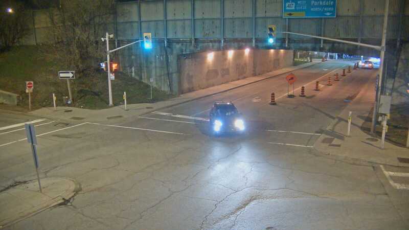 Traffic camera image at 2025-04-25 07:40:38