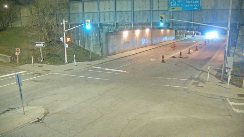 Traffic camera image at 2025-04-25 08:00:41