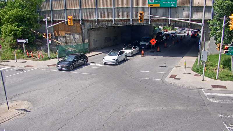 Traffic camera image at 2025-06-30 18:06:12