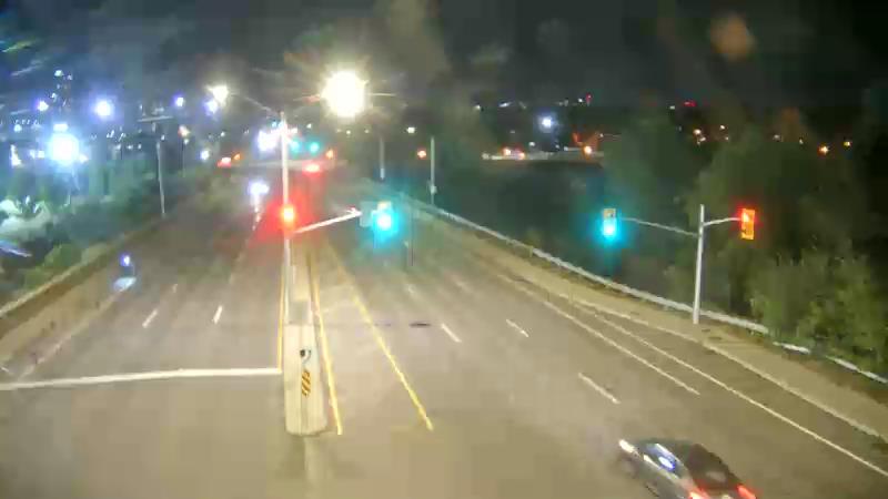 Traffic camera image at 2025-08-25 03:21:01