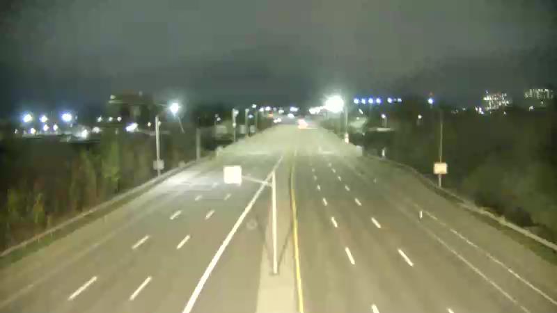 Traffic camera image at 2025-05-09 07:15:47
