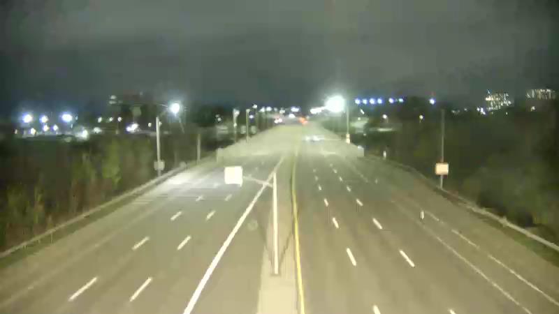 Traffic camera image at 2025-05-09 07:36:31
