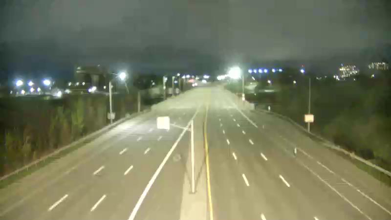 Traffic camera image at 2025-05-09 08:10:57