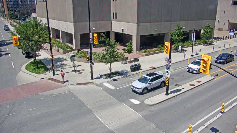 Traffic camera image at 2025-06-30 16:16:10
