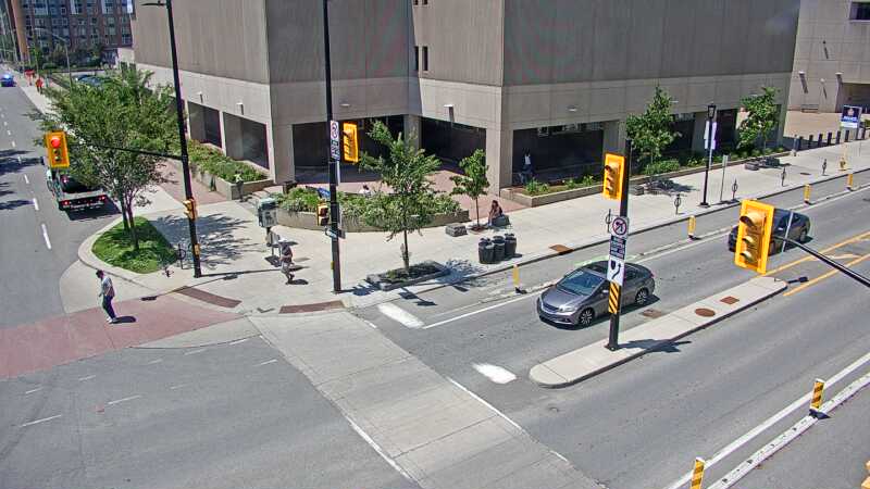 Traffic camera image at 2025-06-30 16:51:08