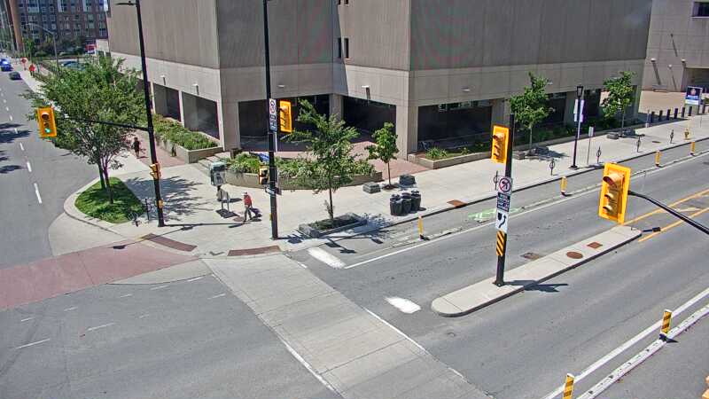Traffic camera image at 2025-06-30 17:06:18