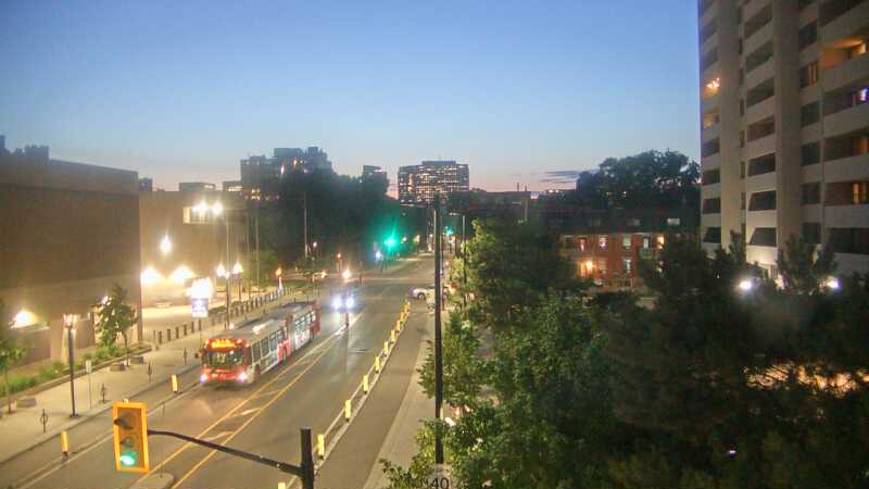 Traffic camera image at 2025-07-04 01:37:45