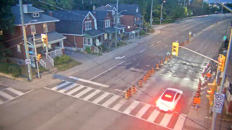 Traffic camera image at 2025-08-25 00:21:01