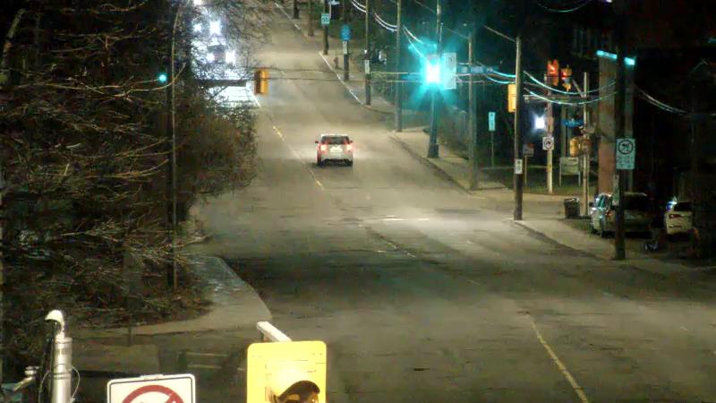Traffic camera image at 2025-04-25 08:00:41
