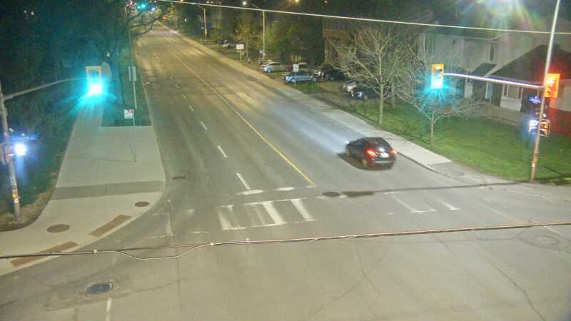 Traffic camera image at 2025-05-09 08:30:52