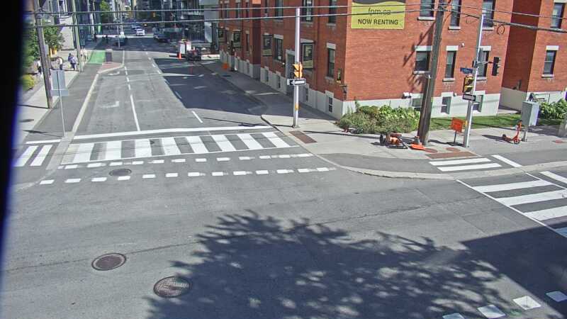 Traffic camera image at 2025-09-14 17:21:11