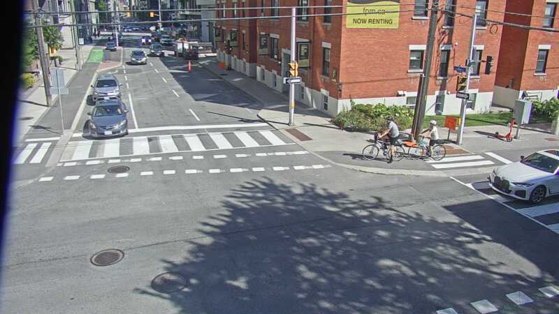 Traffic camera image at 2025-09-14 17:51:23