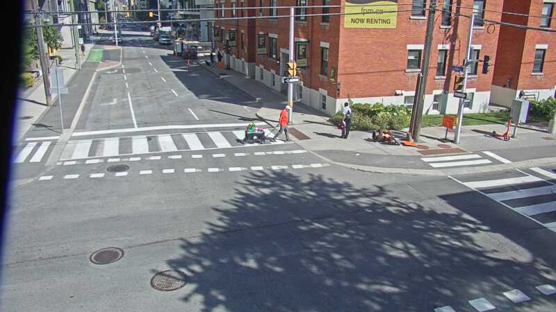 Traffic camera image at 2025-09-14 18:01:33
