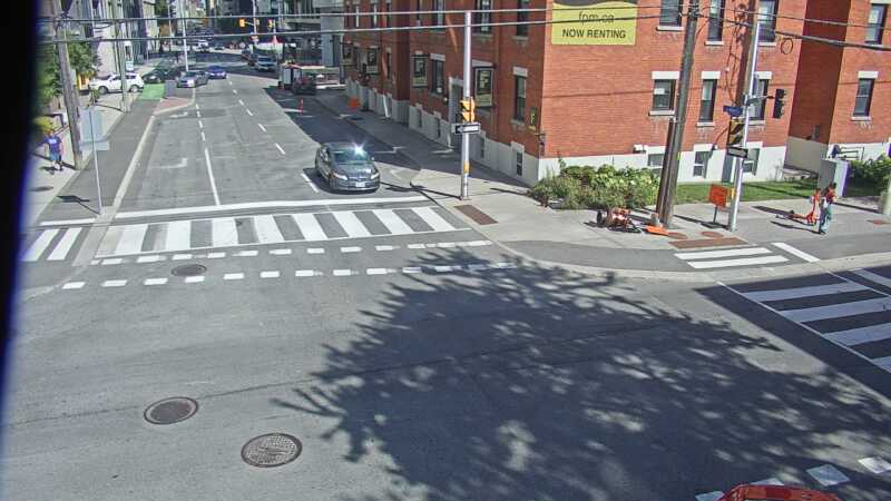 Traffic camera image at 2025-09-14 18:21:11