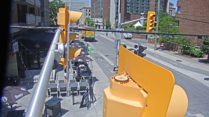 Traffic camera image at 2025-06-30 17:31:25