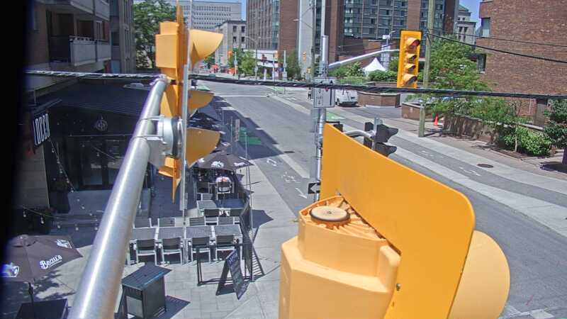 Traffic camera image at 2025-06-30 17:51:14