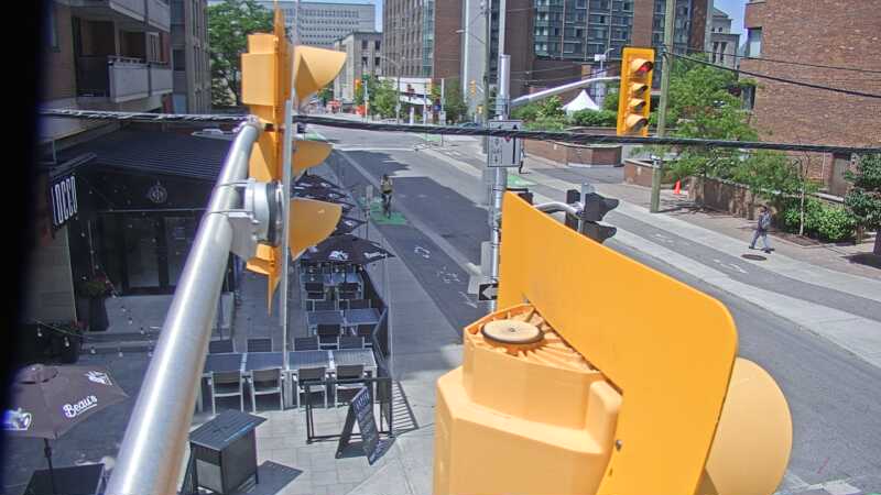 Traffic camera image at 2025-06-30 18:21:15
