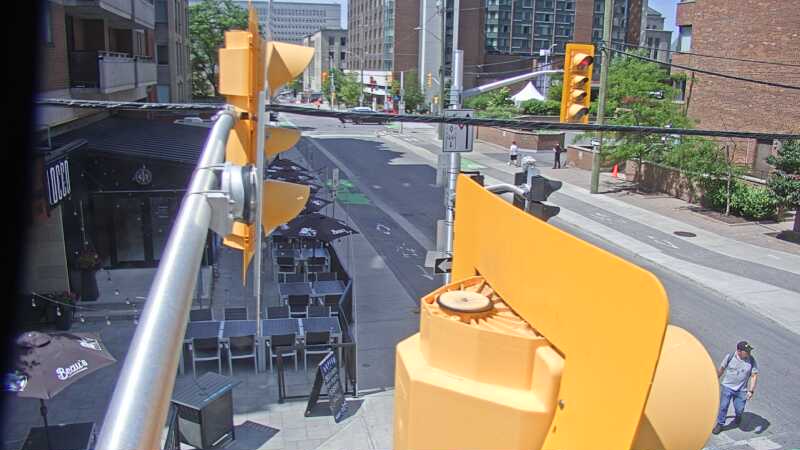 Traffic camera image at 2025-06-30 18:41:18