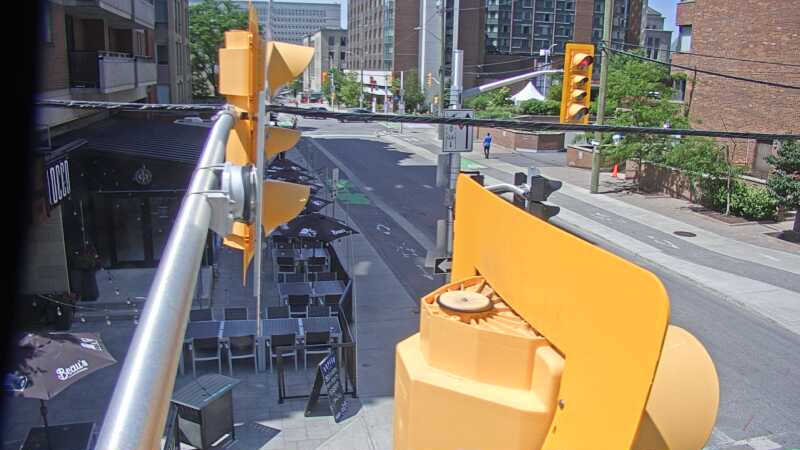 Traffic camera image at 2025-06-30 18:46:21