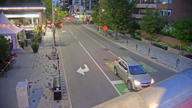 Traffic camera image at 2025-08-25 00:16:12
