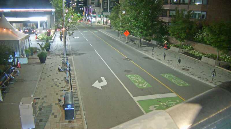 Traffic camera image at 2025-08-25 00:41:09