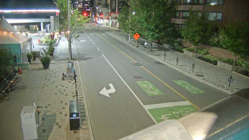 Traffic camera image at 2025-08-25 03:21:02