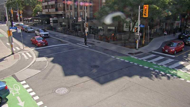 Traffic camera image at 2025-09-14 17:21:12