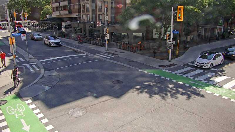 Traffic camera image at 2025-09-14 17:46:21