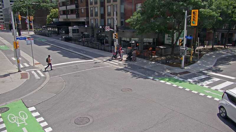 Traffic camera image at 2025-06-30 18:11:14