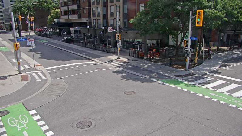 Traffic camera image at 2025-06-30 18:37:50