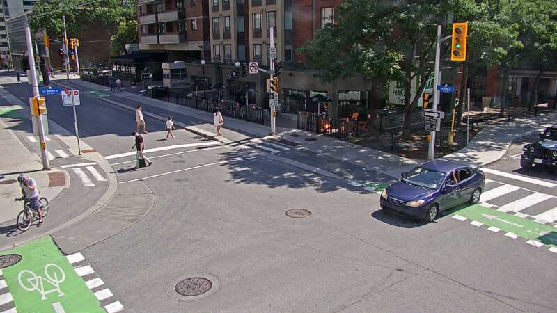 Traffic camera image at 2025-06-30 19:16:19