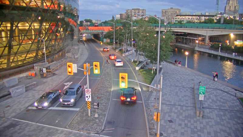 Traffic camera image at 2025-08-25 00:11:09