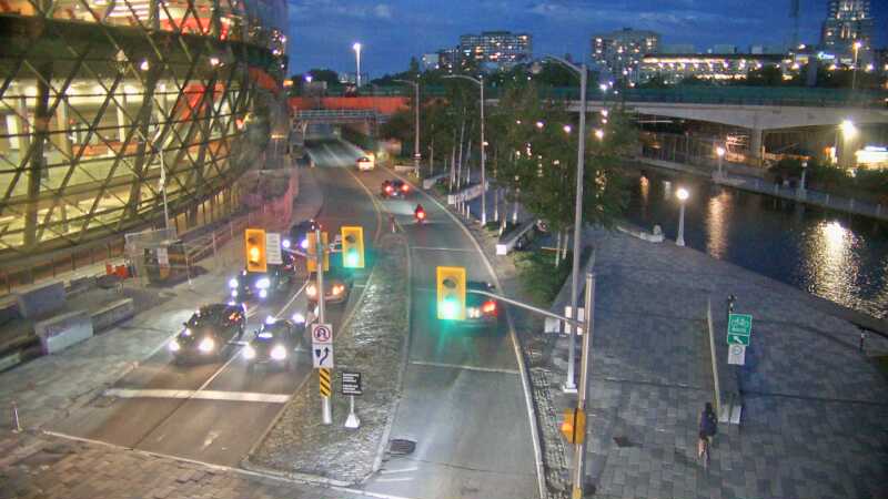 Traffic camera image at 2025-08-25 00:26:04