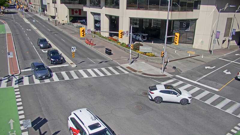 Traffic camera image at 2025-09-14 17:51:23