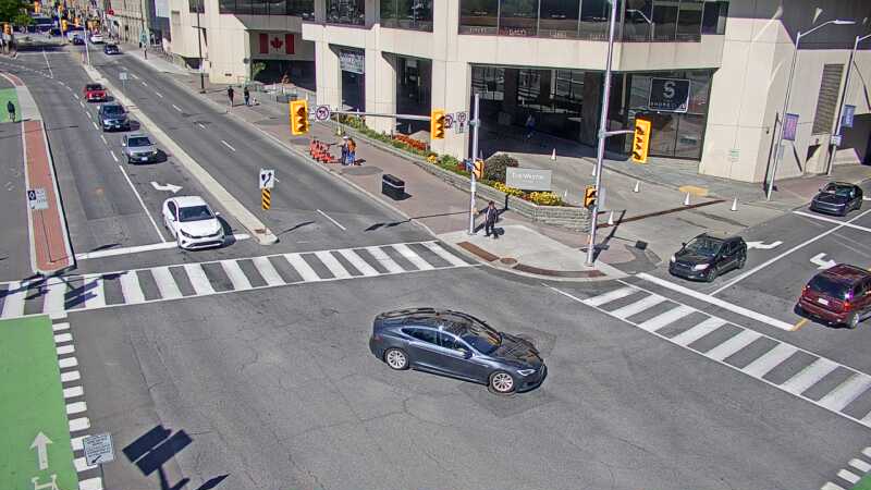 Traffic camera image at 2025-09-14 18:01:33