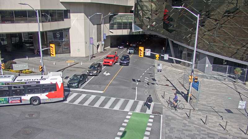 Traffic camera image at 2025-09-14 18:36:09