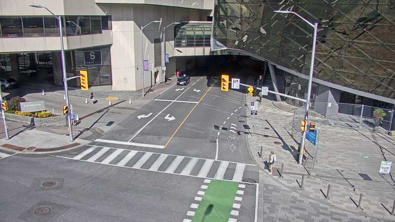 Traffic camera image at 2025-09-14 18:46:14